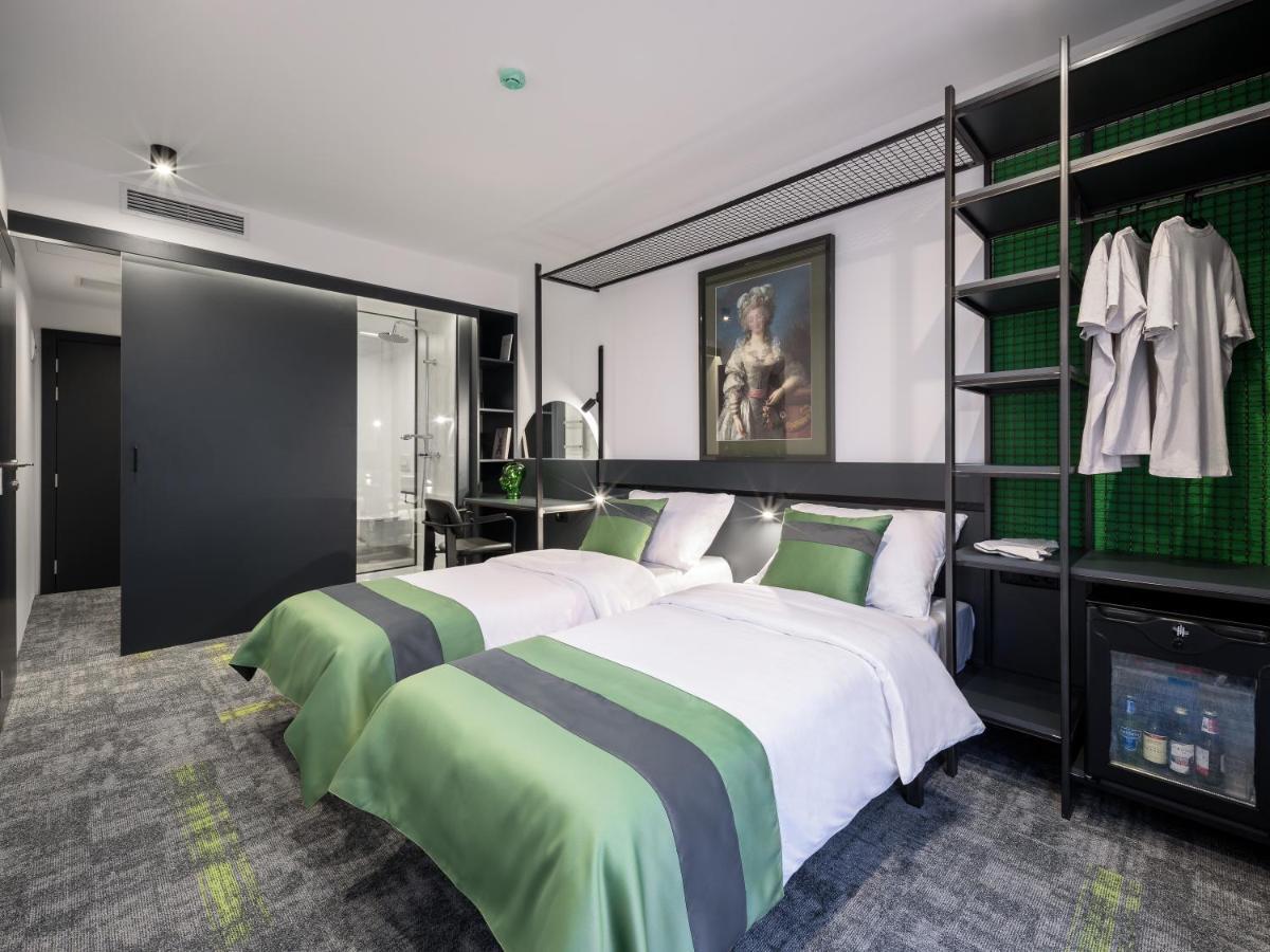 Joy 5 & Hotel Belgrado