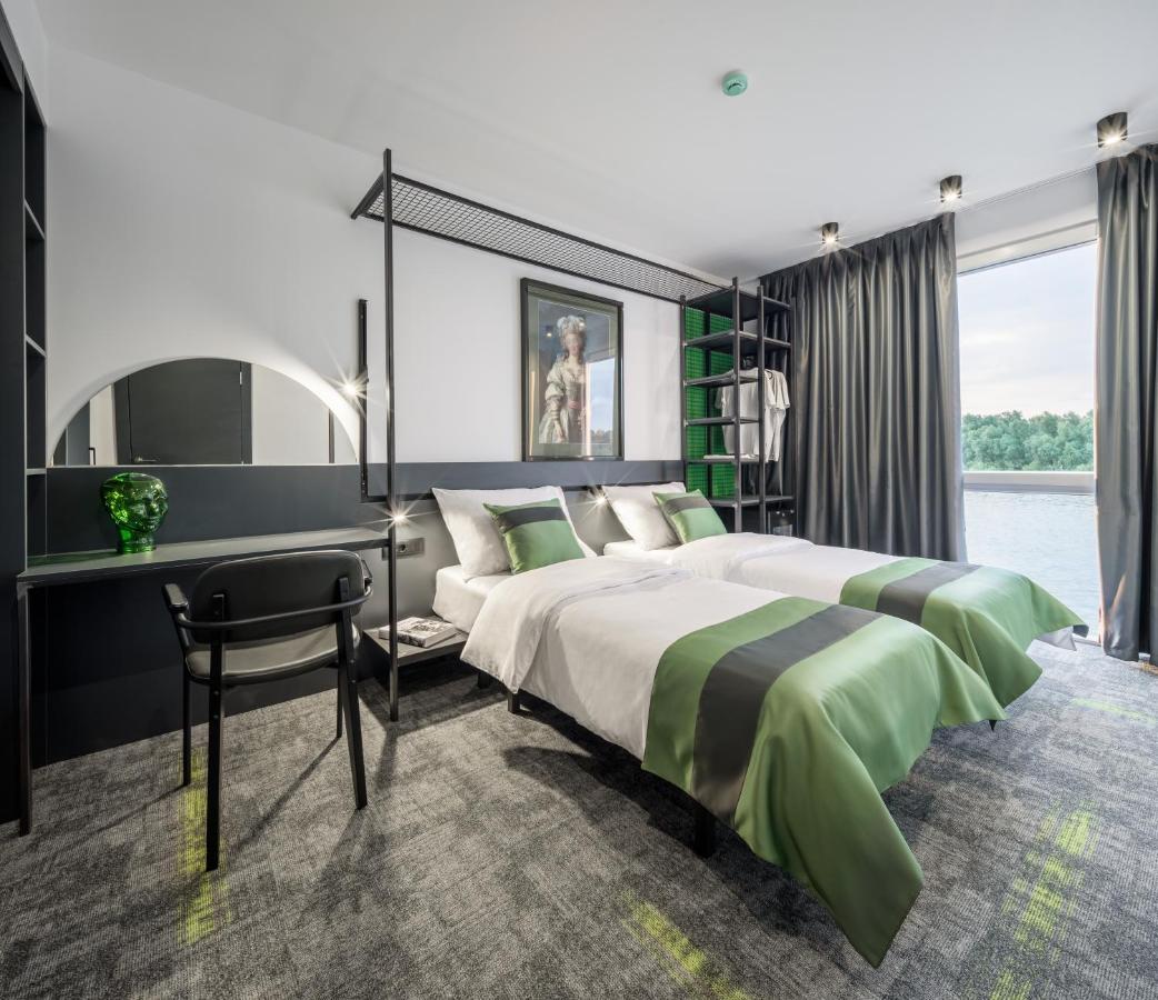 Joy 5 & 4* Belgrado