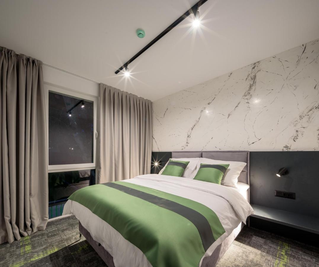 Hotel Joy 5 & 4*